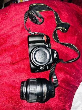 Nikon D3000 18-55mm lens