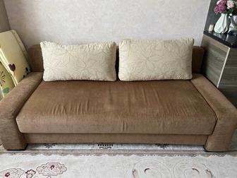 Раскладной диван с подушками, по выгодной цене