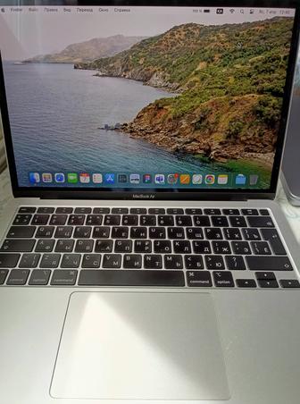 Apple MacBook Air 13 с M1(почти новый) и новые смарт часы