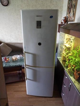 Продам б/холодильник в рабочем состоянии Самсунг двухкамерный высота холоди