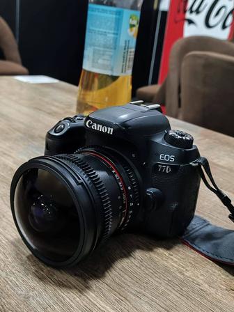 Продам или обменяю, canon 77D c 4 объектовом и камера Sony ax2000e
