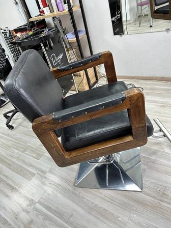 Продам кресло для парикмахера