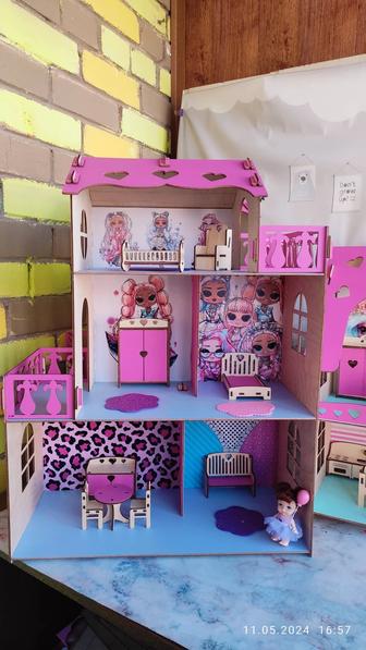 Цветной кукольный дом