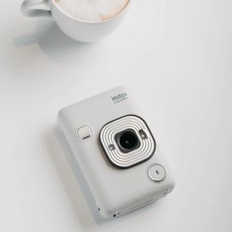 Камера мгновенной печати instax liplay