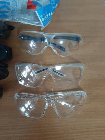 Защитные очки. Новые. 8 шт.