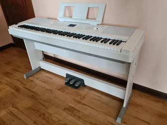 Пианино цифровое Yamaha DGX-660 WH