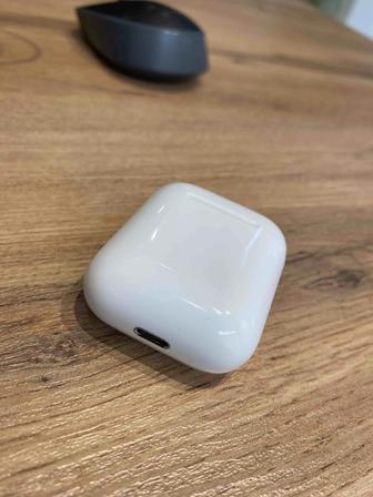 Беспроводные наушники AirPods