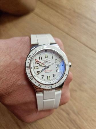 часы BREITLING Superocean GMT Automatic White Dial A32380A9-A737