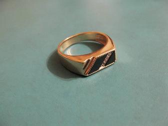 Перстень (золото 585 пробы) с камнем.