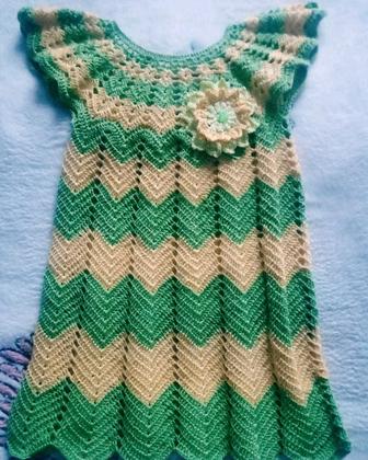 продам вязаное детское платье Ручная работа