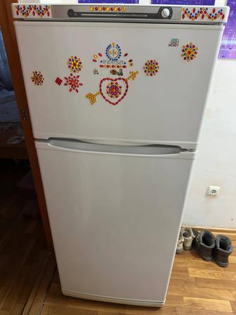 Срочно продам не рабочий холодильник indesit
