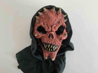 Страшная маска демона для маскарада