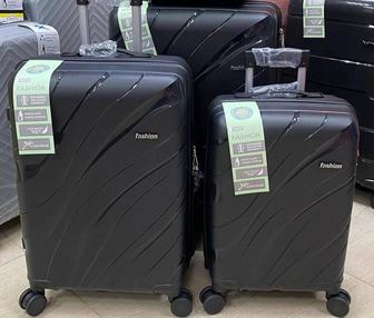 Продам новые чемоданы