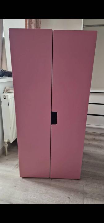 Шкаф розовый, ИКЕА, платяной, в очень хорошем состоянии