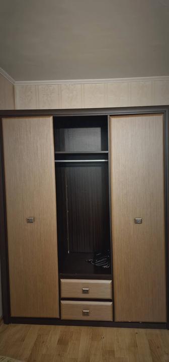 Шкаф два шкафа для кухни дверь в зал самовывоз район Казахфильм