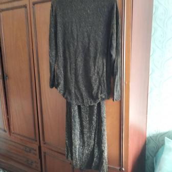 Продам женский костюм с люриксом юбка макси сзади шлица размер 54-56