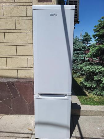 Холодильник высокий Веко
