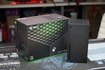 Продам Xbox series x 1тб в идеальном состоянии