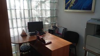 Продам мебель для офиса стол трансформер тумба шкаф 2 стула
