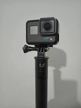 Продам GоPRO 6 камеру в отличном состоянии с выдвижной ручкой моноподом