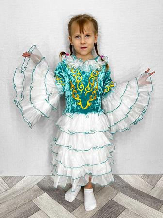 Национальные казахские костюмы