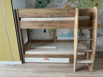 Продам двухъярусную детскую кровать