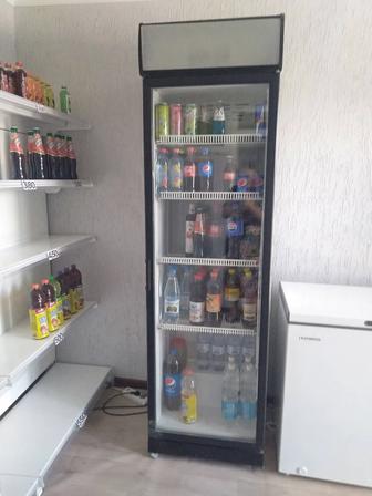 Холодильник витринный срочно продам