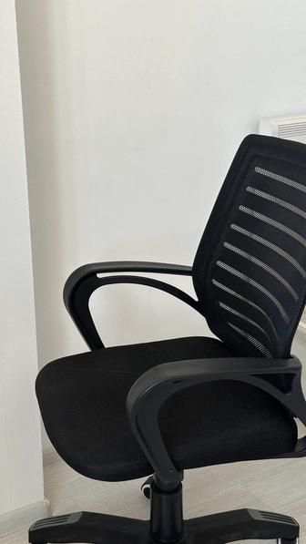 Офисное кресло Zeta