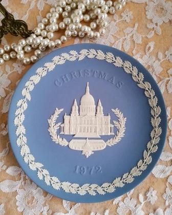 Коллекционная тарелка от Wedgwood jasperware, фарфор, Англия, Новый Год