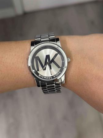 Новые женские часы Michael Kors