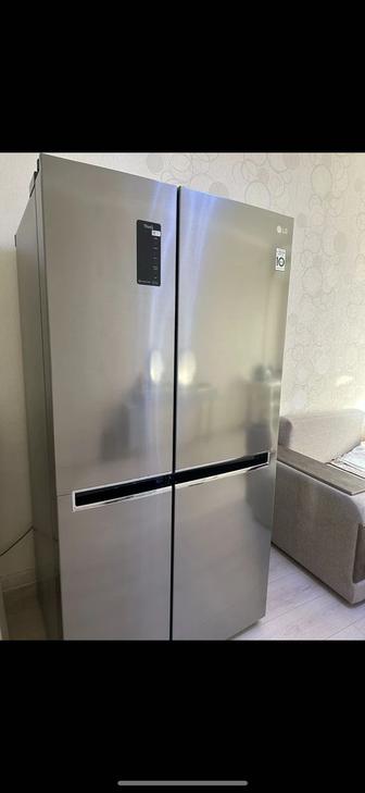 Холодильник LG Side-by-Side, DoorCooling, Инверторный