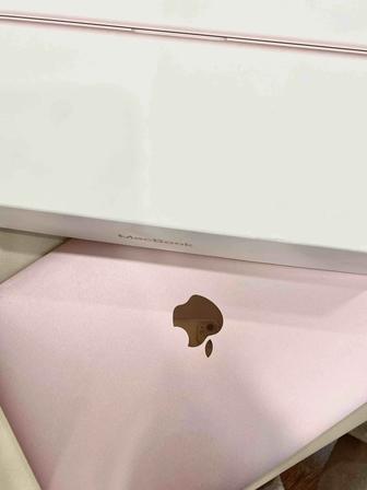 Продаю розовый MacBook retina 12, 2017