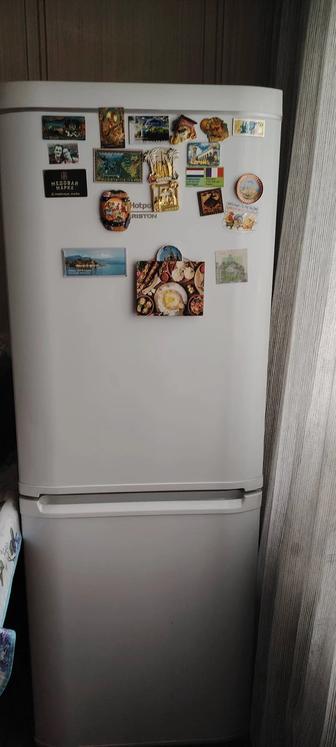 Продам холодильник Ariston б/у