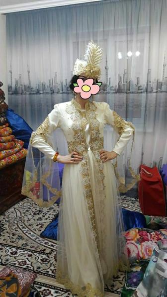 Национальный узбекский костюм