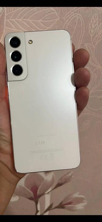 Срочно продам Samsung galaxy S22