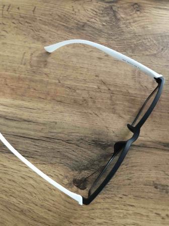 Продаю уникальные графеновые очки восстанавливающие зрение