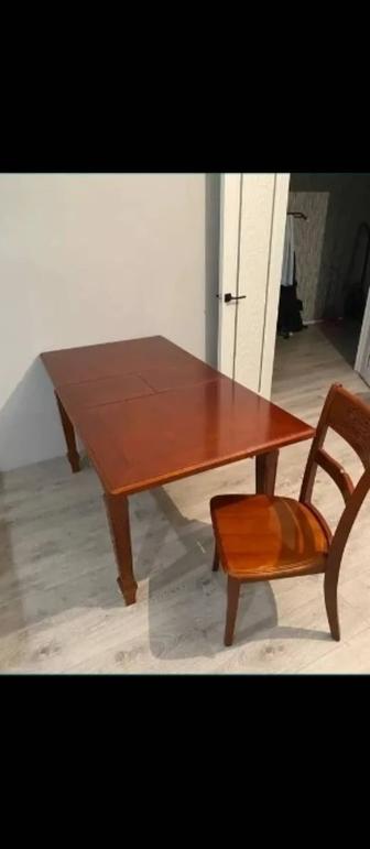 Продам гостиный стол + 6 стульев