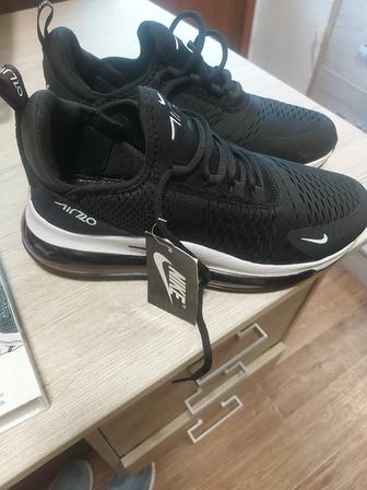 Новые кроссовки Nike AIR720