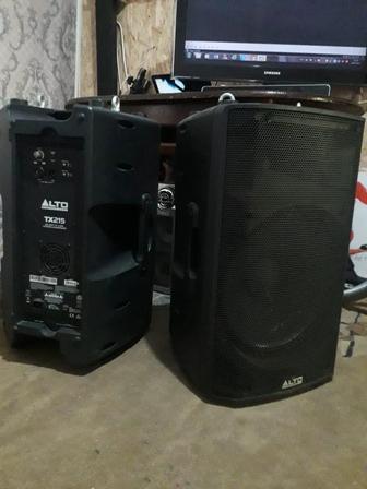 Продам две колонки активные Alto TX215, пульт звуковой Yamaha, стойки