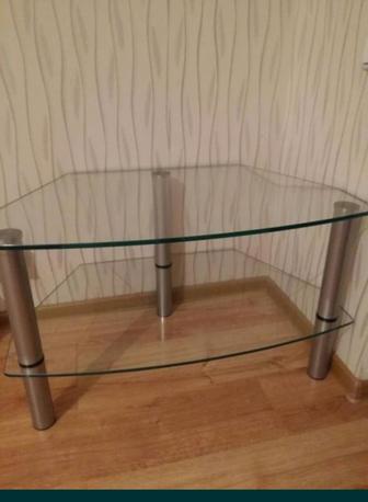 Стеклянный столик под телевизор