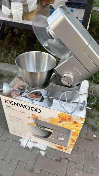 Продам кухонный комбайн Kenwood cooking chef