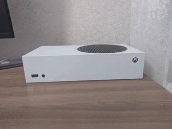 Продам Xbox Series S. 512gb 1 геймпад. Срочно!