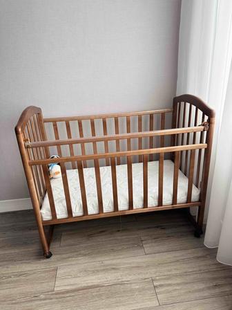 Продам кровать для новорожденного
