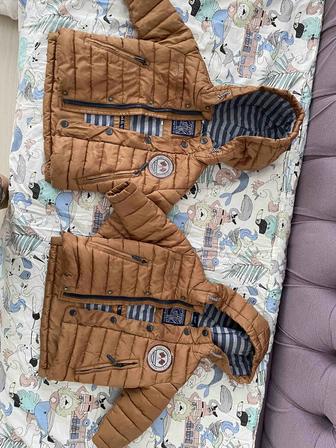 Продам осенние куртки для близнецов