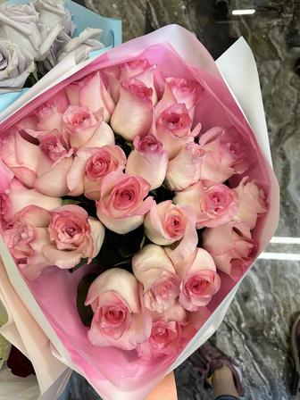 Букет цветов свежие розы