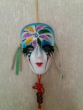 Фарфоровые коллекционные маски