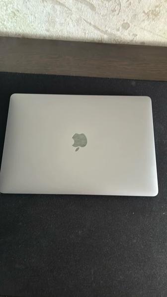 Продам MacBook Air 13 m1