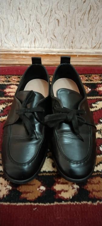 Продам обувь черного цвета