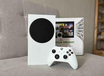 Xbox Series S + Game Pass (полный комплект)