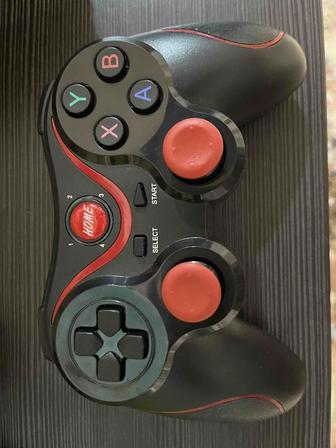 Продам б/у в отличном состоянии Игровой контроллер Sony Dualshock 4 v2
